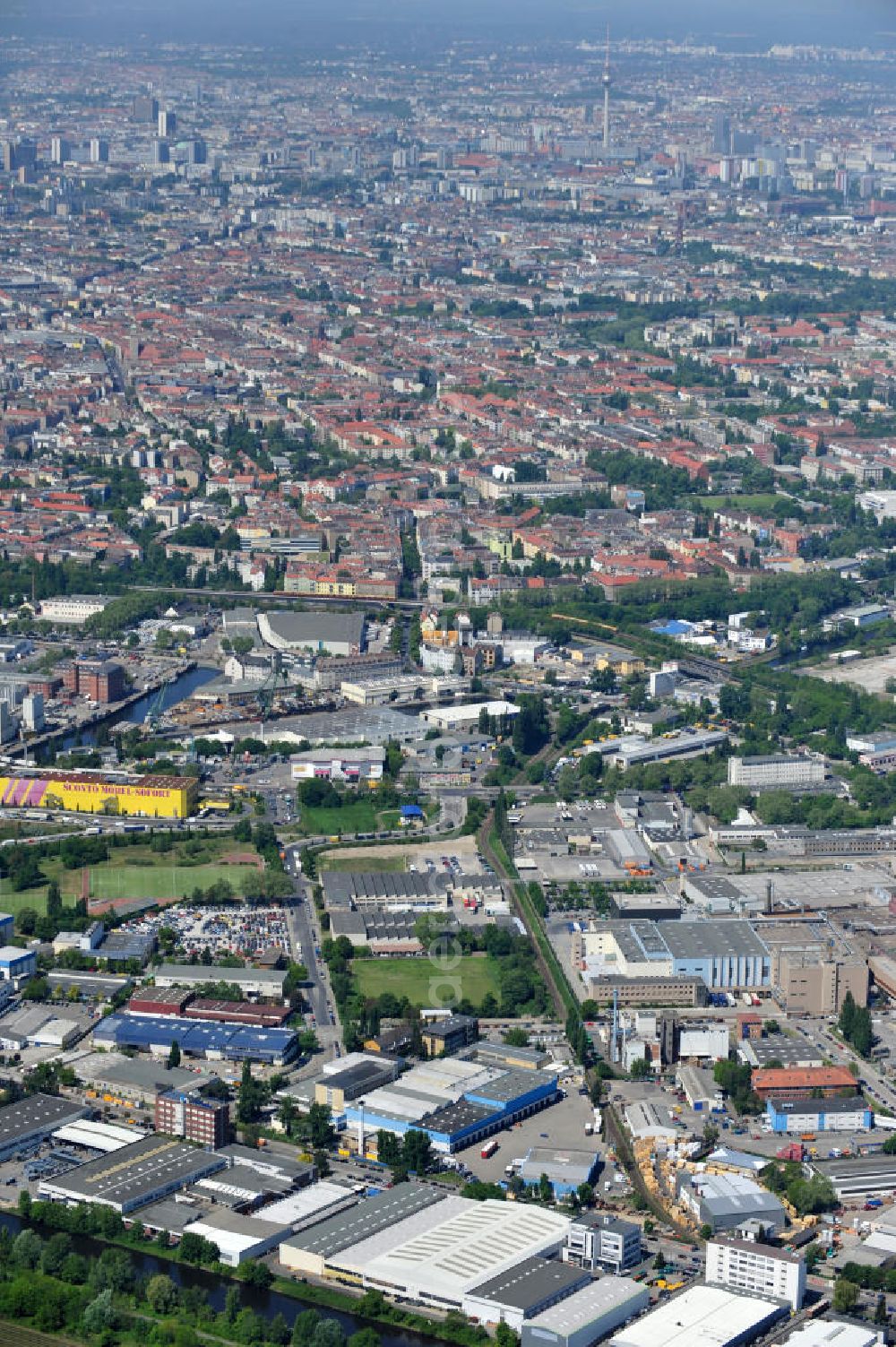 Aerial photograph Berlin - Werksgelände der Carl Spaeter GmbH Stahlgroßhandel an der Nobelstraße 33 in Berlin. Work area Carl Später GmbH steel wholesale at the Nobelstraße in Berlin.