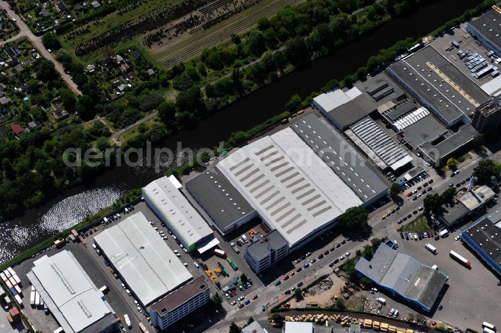 Berlin from the bird's eye view: Werksgelände der Carl Spaeter GmbH Stahlgroßhandel an der Nobelstraße 33 in Berlin. Work area Carl Später GmbH steel wholesale at the Nobelstraße in Berlin.