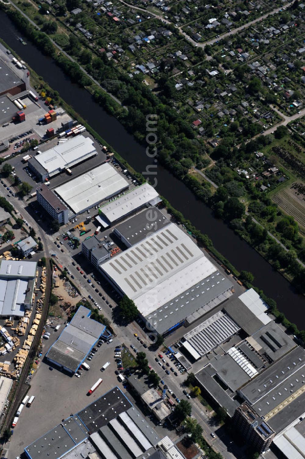 Berlin from above - Werksgelände der Carl Spaeter GmbH Stahlgroßhandel an der Nobelstraße 33 in Berlin. Work area Carl Später GmbH steel wholesale at the Nobelstraße in Berlin.