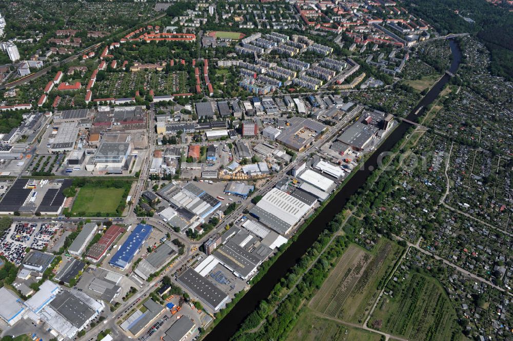 Berlin from the bird's eye view: Werksgelände der Carl Spaeter GmbH Stahlgroßhandel an der Nobelstraße 33 in Berlin. Work area Carl Später GmbH steel wholesale at the Nobelstraße in Berlin.