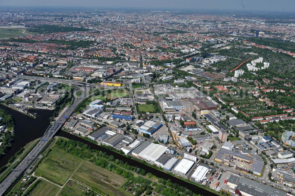 Berlin from the bird's eye view: Werksgelände der Carl Spaeter GmbH Stahlgroßhandel an der Nobelstraße 33 in Berlin. Work area Carl Später GmbH steel wholesale at the Nobelstraße in Berlin.