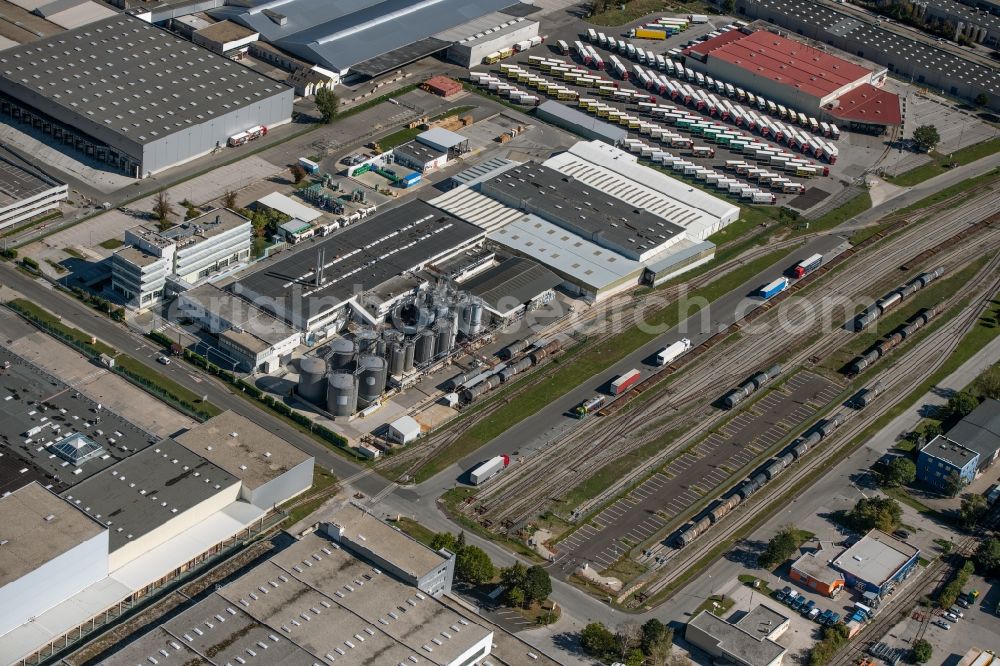 Aerial image Wiener Neudorf - Building and production halls on the premises Castrol Austria GmbH IZ on NOe-Sued Strasse in Wiener Neudorf in Lower Austria, Austria