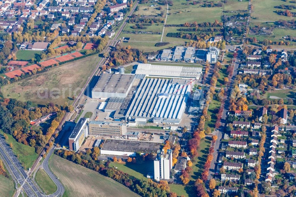 Karlsruhe from above - Building and production halls on the premises of the chemical manufacturers L'OREAL Produktion Deutschland GmbH & Co. KG in the district Nordweststadt in Karlsruhe in the state Baden-Wuerttemberg, Germany