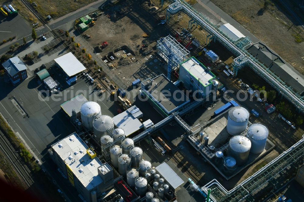 Bitterfeld-Wolfen from the bird's eye view: Building and production halls on the premises of the chemical manufacturers in the district Greppin in Bitterfeld-Wolfen in the state Saxony-Anhalt, Germany