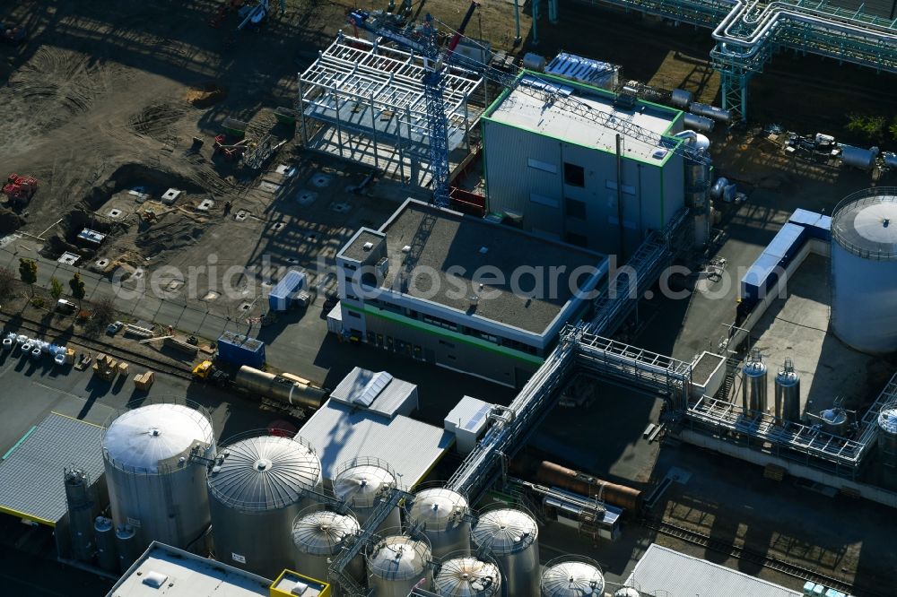 Aerial photograph Bitterfeld-Wolfen - Building and production halls on the premises of the chemical manufacturers in the district Greppin in Bitterfeld-Wolfen in the state Saxony-Anhalt, Germany