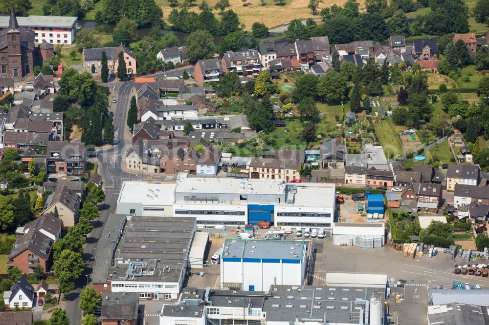 Grevenbroich from the bird's eye view: Building and production halls on the premises of the chemical manufacturers ACTEGA Rhenania on Rhenaniastrasse in the district Wevelinghoven in Grevenbroich in the state North Rhine-Westphalia, Germany