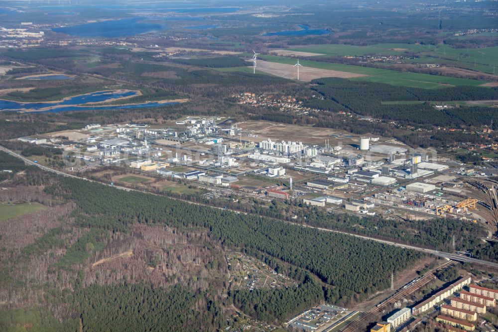 Schwarzheide from the bird's eye view: Building and production halls on the premises of the chemical manufacturers BASF Schwarzheide GmbH on street Schipkauer Strasse in Schwarzheide in the state Brandenburg, Germany