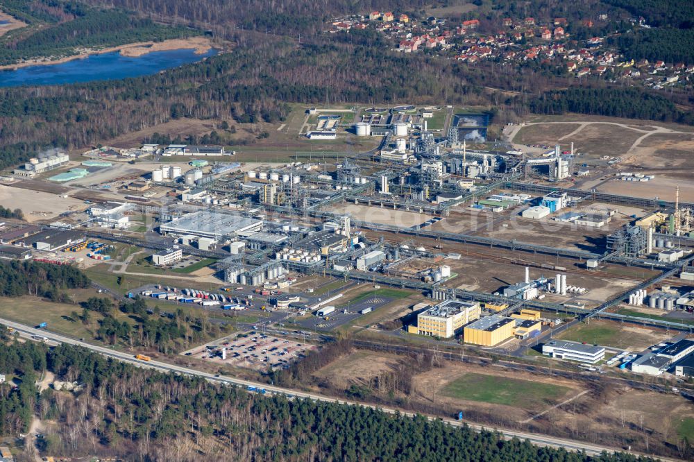 Schwarzheide from the bird's eye view: Building and production halls on the premises of the chemical manufacturers BASF Schwarzheide GmbH on street Schipkauer Strasse in Schwarzheide in the state Brandenburg, Germany