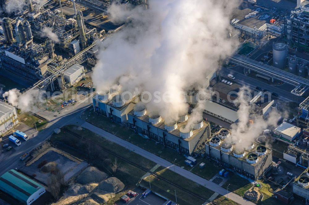 Aerial photograph Marl - Aerial view of buildings and production halls on the site of the chemical producer Chemiepark Marl, formerly Chemische Werke Huels AG on Paul-Baumann Strasse in Marl in the German state of North Rhine-Westphalia