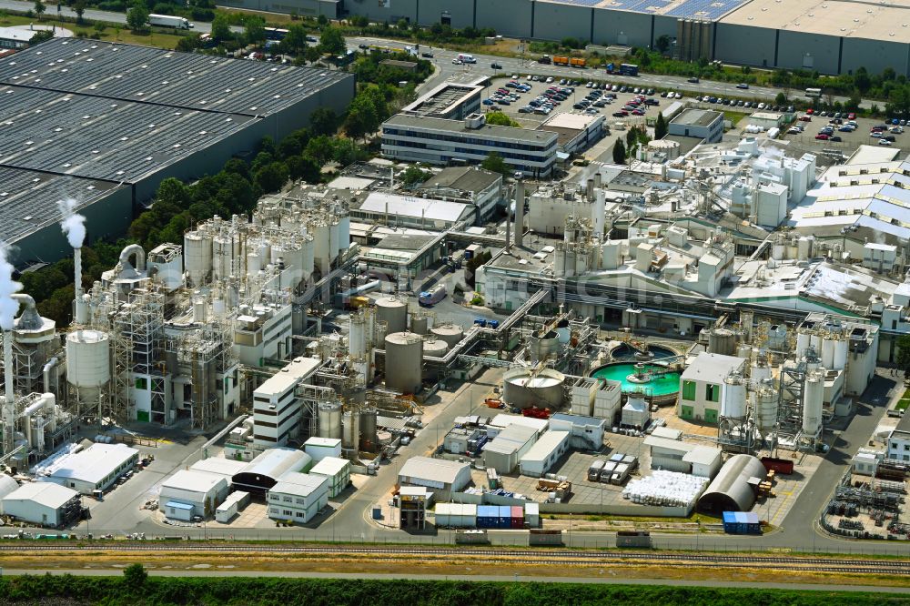 Worms from the bird's eye view: Building and production halls on the premises of the chemical manufacturers Grace GmbH & Co KG in Worms in the state Rhineland-Palatinate, Germany