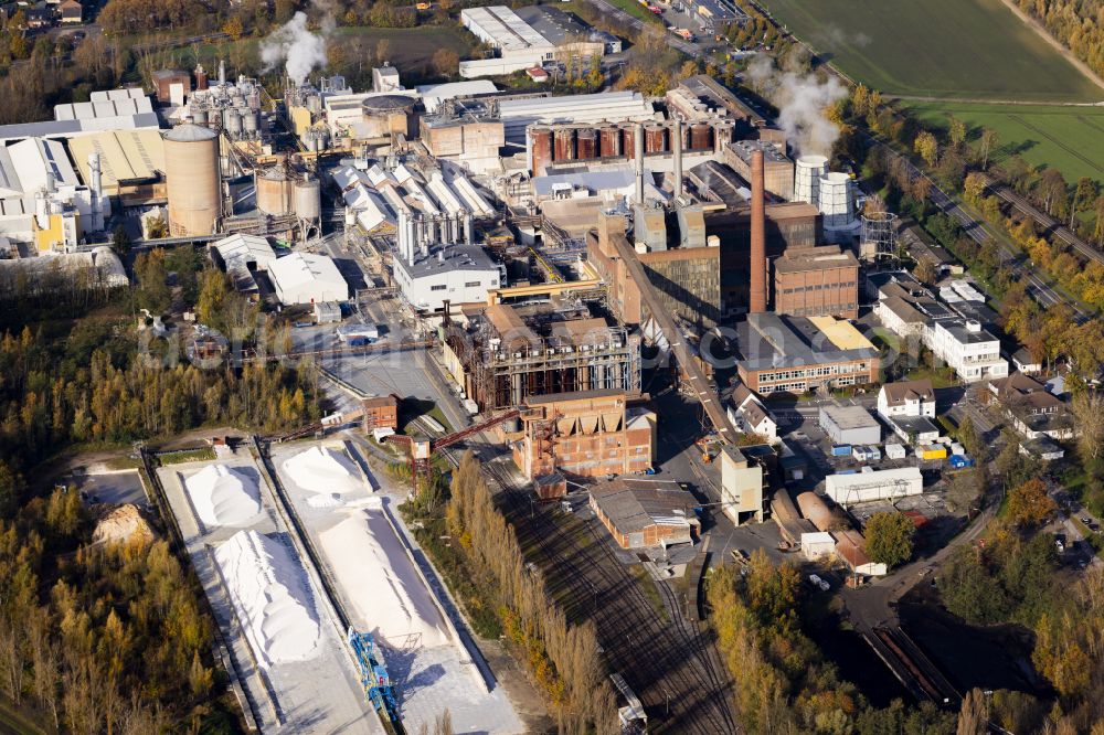 Aerial image Bergheim - Building and production halls on the premises of the chemical manufacturers Huber Martinswerk on street Koelner Strasse in Bergheim in the state North Rhine-Westphalia, Germany