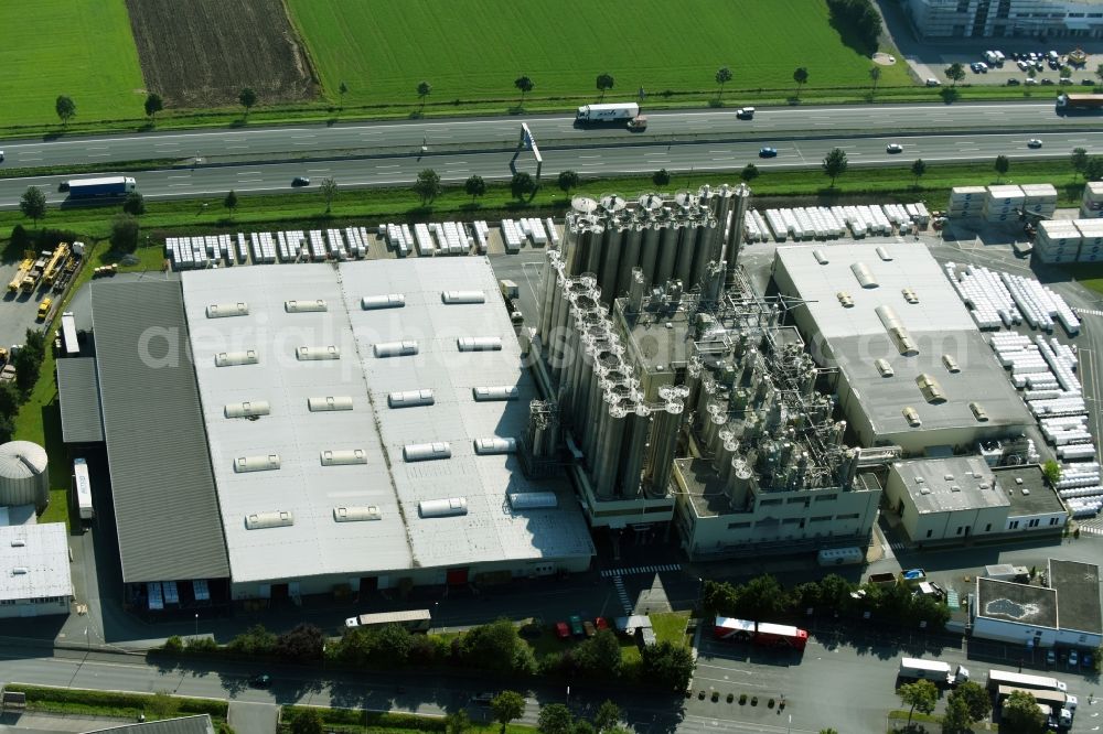 Bayreuth from the bird's eye view: Building and production halls on the premises of the chemical manufacturers LyondellBasell on Weiherstrasse in Bayreuth in the state Bavaria, Germany