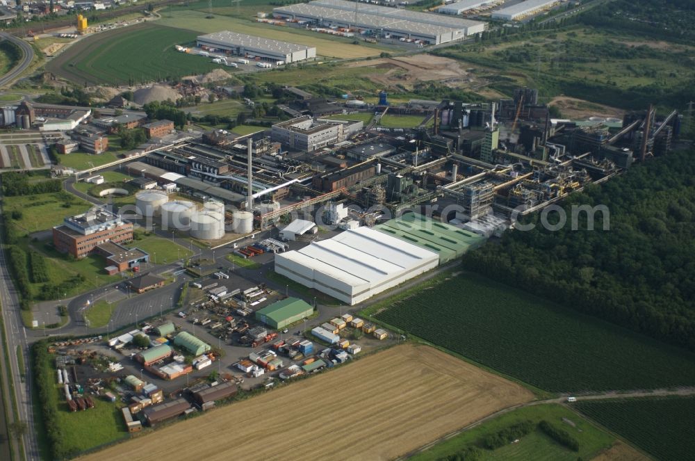 Köln from above - Building and production halls on the premises of the chemical manufacturers Orion Engineered Carbons GmbH (former Degussa) in the district Hoenningen in Cologne in the state North Rhine-Westphalia, Germany