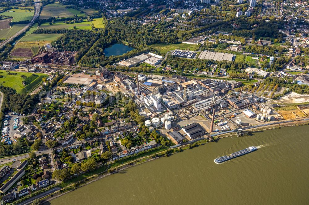 Aerial image Duisburg - Building and production halls on the premises of the chemical manufacturers Sachtleben - Huntsman Corporation in the district Homberg-Ruhrort-Baerl in Duisburg in the state North Rhine-Westphalia, Germany