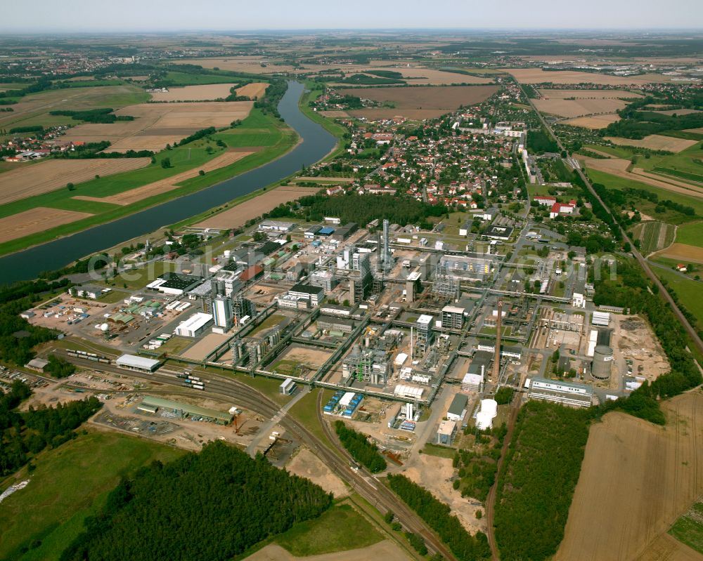 Nünchritz from above - Building and production halls on the premises of the chemical manufacturers Wacker Chemie AG, factory Nuenchritz on Friedrich-von-Heyden-Platz in Nuenchritz in the state Saxony, Germany