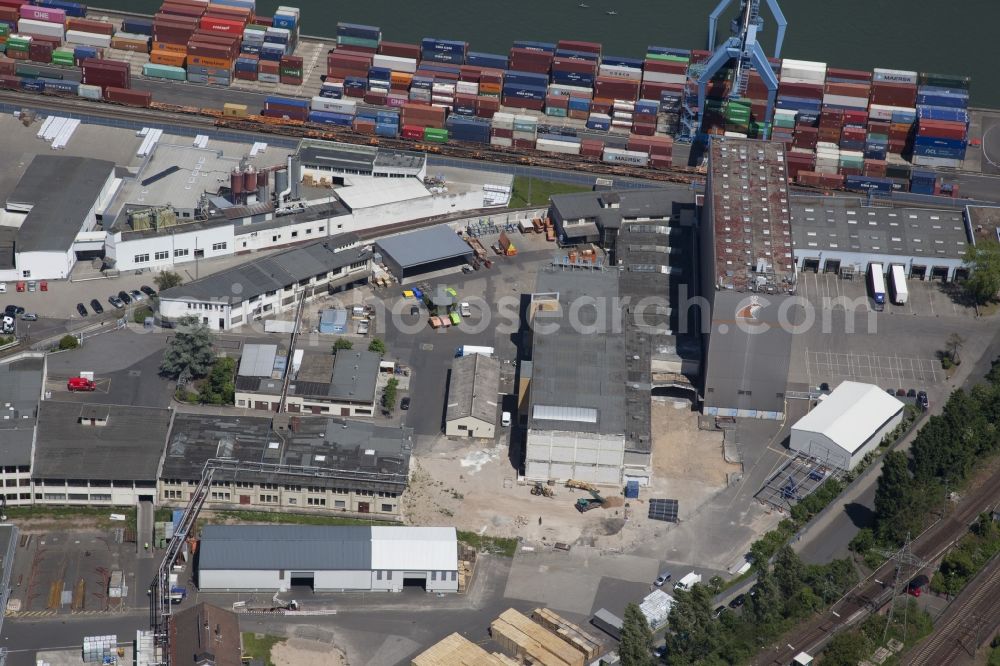 Aerial photograph Mainz - Gebäude und Produktionshallen auf dem Werksgelände des Chemieproduzenten Werner & Mertz GmbH in Mainz im Bundesland Rheinland-Pfalz, Deutschland. Weitere Informationen unter: