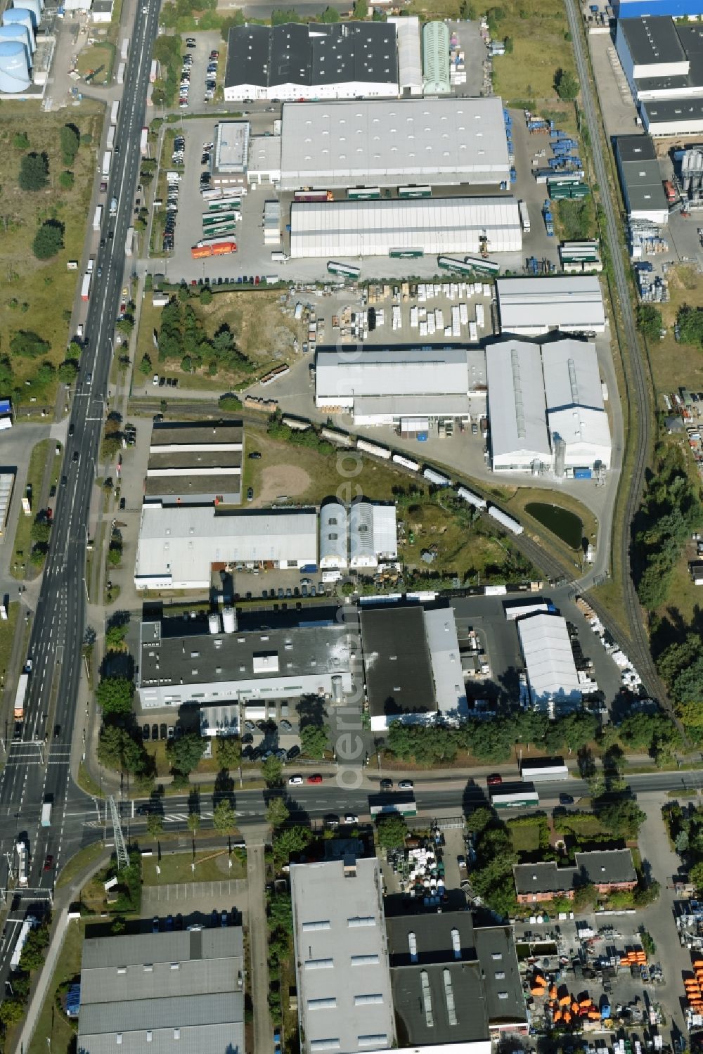 Braunschweig from the bird's eye view: Building and production halls on the premises of Condor Compounds GmbH on Hansestrasse in Braunschweig in the state Lower Saxony