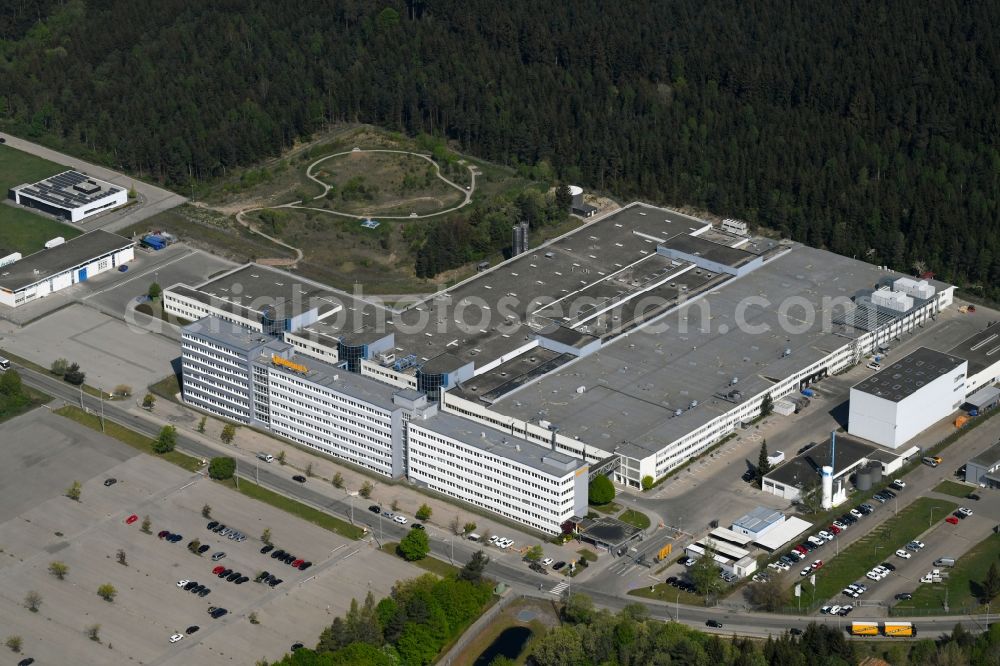 Villingen-Schwenningen from the bird's eye view: Building and production halls on the premises of Continental Aktiengesellschaft on Heinrich-Hertz-Strasse in Villingen-Schwenningen in the state Baden-Wuerttemberg, Germany