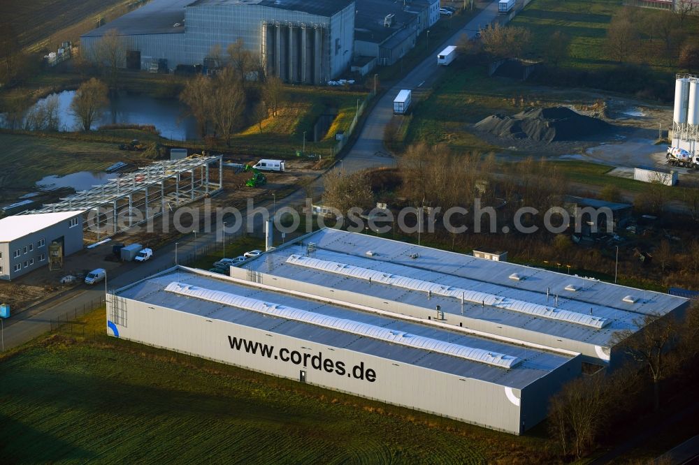 Aerial photograph Boizenburg/Elbe - Building and production halls on the premises of Cordes Gruppe in Boizenburg/Elbe in the state Mecklenburg - Western Pomerania, Germany