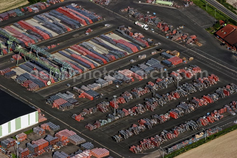 Wandlitz from above - Factory premises of Dachziegelwerke Nelskamp GmbH at Schoenerlinder Bahnhofstrasse in Schoenerlinde in the state of Brandenburg, Germany