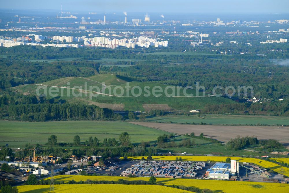 Aerial image Wandlitz - Factory premises of Dachziegelwerke Nelskamp GmbH at Schoenerlinder Bahnhofstrasse in Schoenerlinde in the state of Brandenburg, Germany