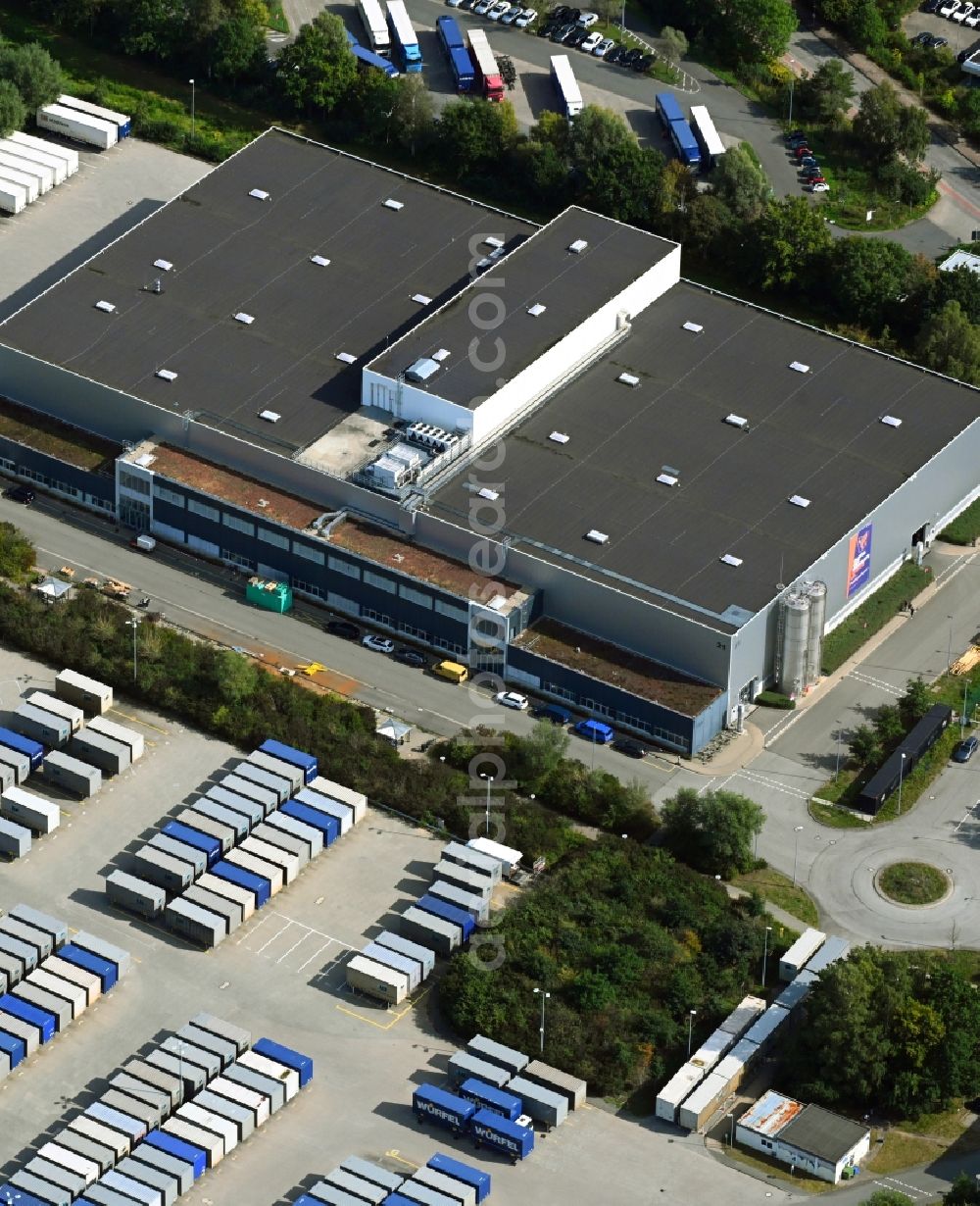 Aerial image Hamburg - Building and production halls on the premises of Daimler AG on Mercedesstrasse in the district Heimfeld in Hamburg, Germany