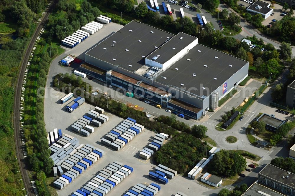 Aerial photograph Hamburg - Building and production halls on the premises of Daimler AG on Mercedesstrasse in the district Heimfeld in Hamburg, Germany