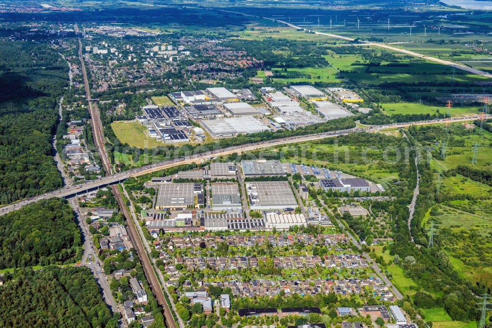 Hamburg from above - Building and production halls on the premises of Daimler AG on Mercedesstrasse in the district Heimfeld in Hamburg, Germany