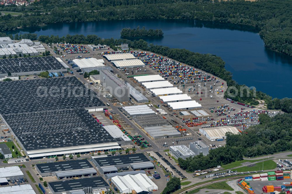 Wörth am Rhein from above - Building and production halls on the premises of Daimler Truck AG - Mercedes-Benz in the district Automobilwerk Woerth in Woerth am Rhein in the state Rhineland-Palatinate, Germany