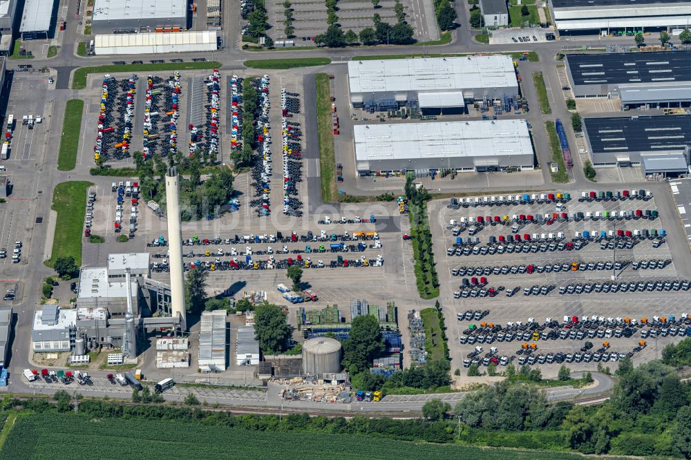 Aerial image Wörth am Rhein - Building and production halls on the premises of Daimler Truck AG - Mercedes-Benz in the district Automobilwerk Woerth in Woerth am Rhein in the state Rhineland-Palatinate, Germany