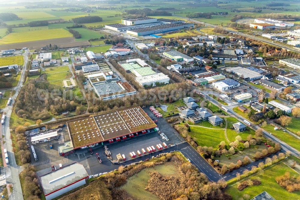 Aerial photograph Hamm - Building and production halls on the premises of DEG Dach-Fassade-Holz eG Oberster Kamp in Hamm at Ruhrgebiet in the state North Rhine-Westphalia, Germany