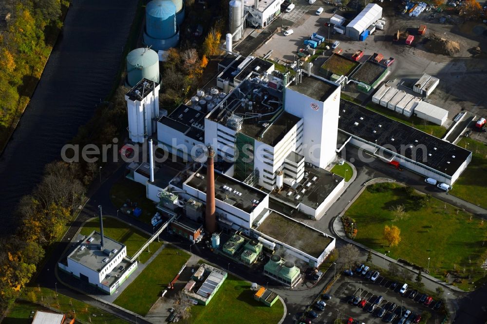 Aerial photograph Berlin - Building and production halls on the premises of DEK Deutsche Extrakt Kaffee GmbH on Gradestrasse - Cafeastrasse in the district Tempelhof in Berlin, Germany