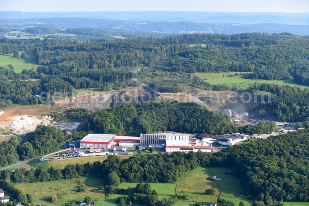 Aerial photograph Greifenstein - Building and production halls on the premises of of GGK GmbH & Co. KG and of West-Chemie GmbH & Co. KG on Gerhard-Gruen-Strasse in Greifenstein in the state Hesse, Germany