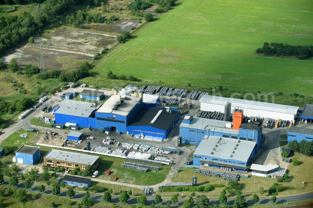 Aerial image Premnitz - Building and production halls on the premises of of Jacobi Carbons Service (Europe) GmbH on Vistrastrasse in Premnitz in the state Brandenburg, Germany