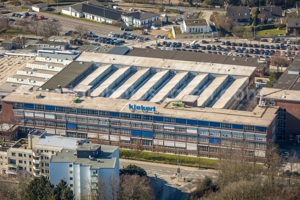 Aerial image Heiligenhaus - Building and production halls on the premises of of Kiekert AG on Hoeseler Platz in Heiligenhaus in the state North Rhine-Westphalia, Germany