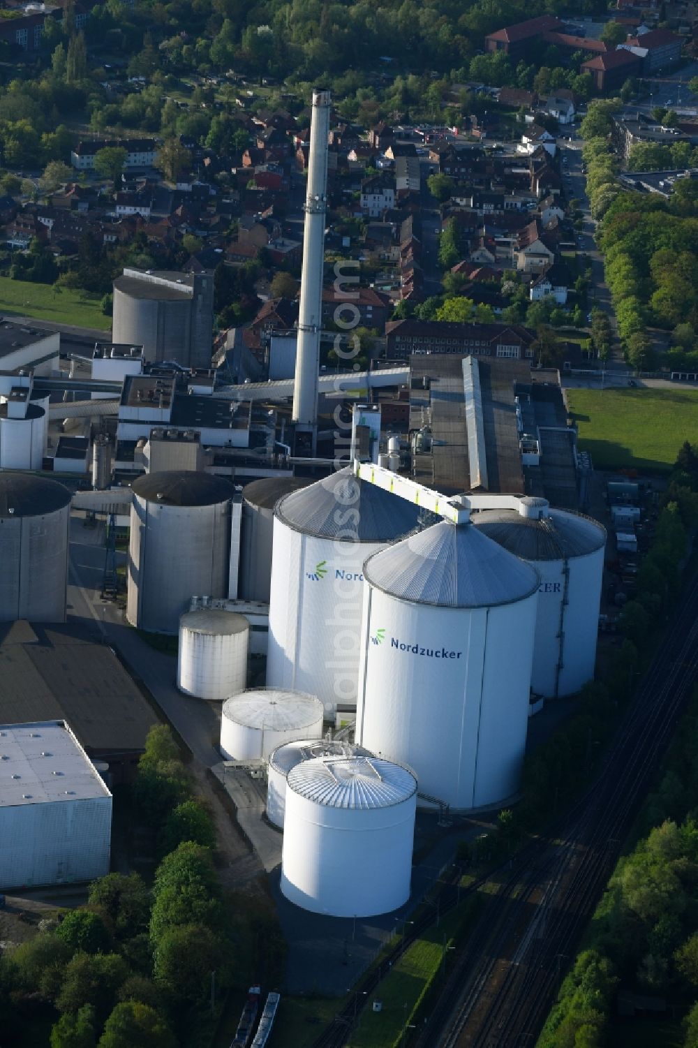 Aerial image Uelzen - Building and production halls on the premises of of Nordzucker AG in Uelzen in the state Lower Saxony, Germany