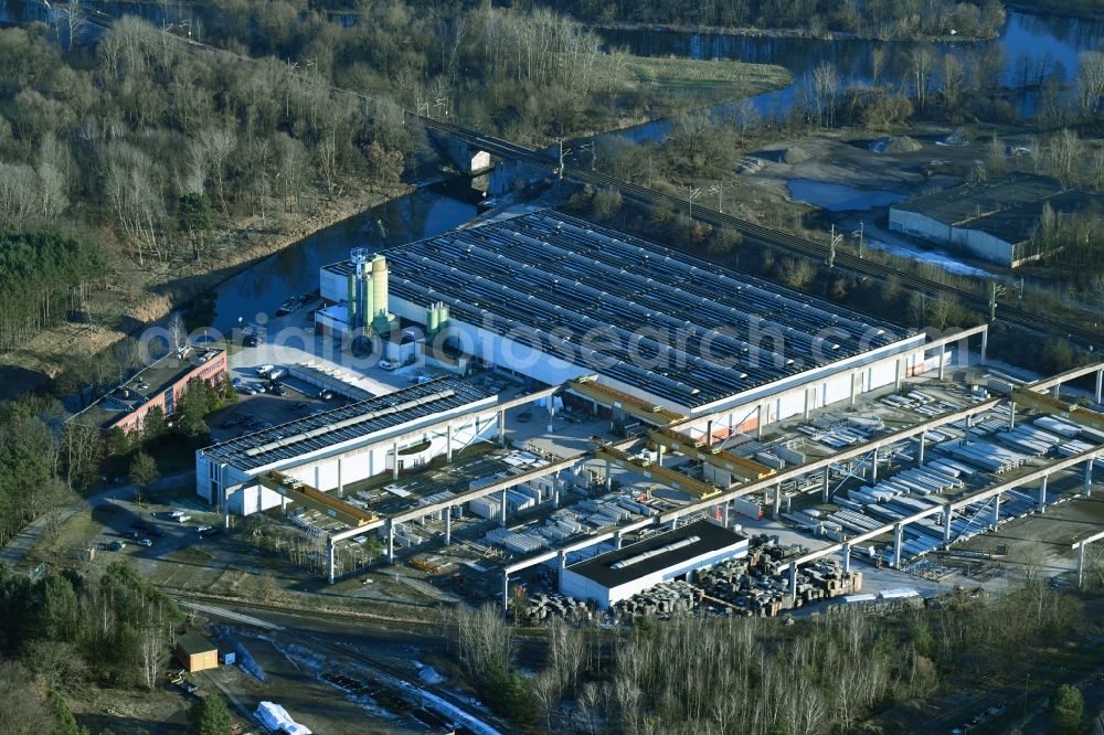 Aerial image Hennigsdorf - Building and production halls on the premises of of Palex Paletten Express & Logistics GmbH on Veltener Strasse in Hennigsdorf in the state Brandenburg, Germany