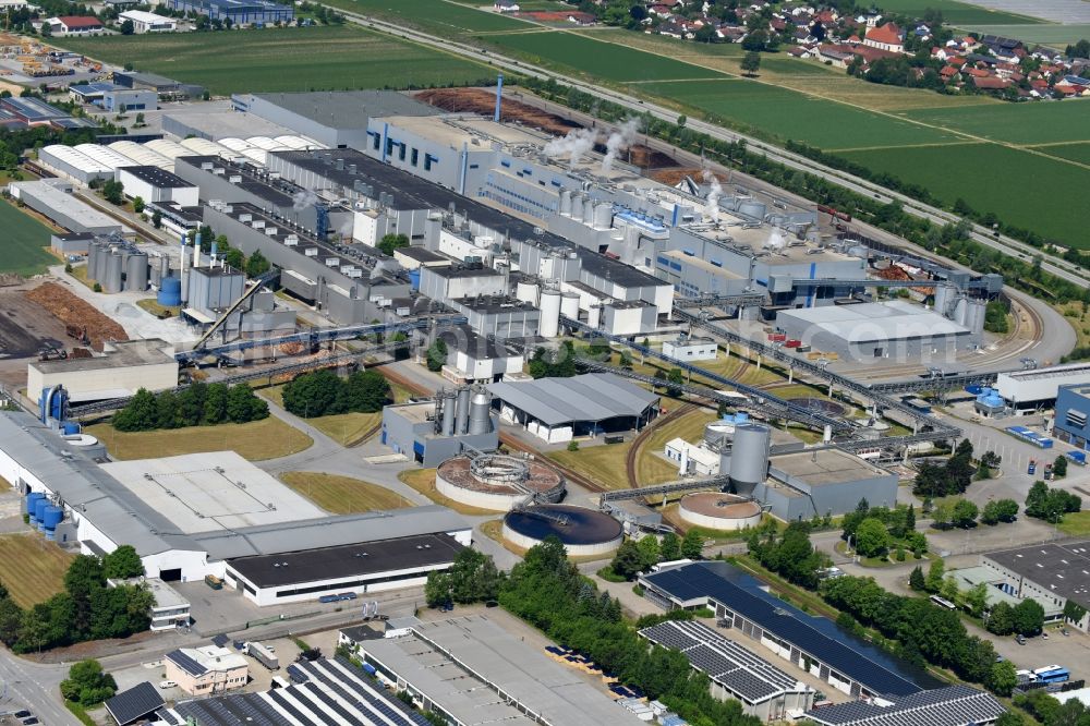 Plattling from the bird's eye view: Building and production halls on the premises of of PLATTLING Papier - MD Papier GmbH on Nicolausstrasse in Plattling in the state Bavaria, Germany