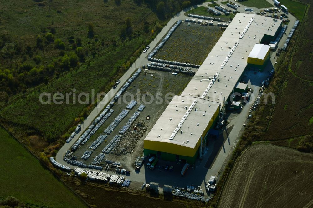 Aerial image Magdeburg - Building and production halls on the premises of of Quartzforms Spa in the district Gewerbegebiet Nord in Magdeburg in the state Saxony-Anhalt, Germany