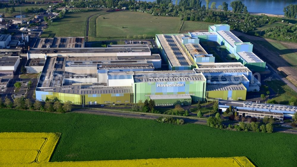 Aerial image Andernach - Building and production halls on the premises of of thyssenkrupp Rasselstein GmbH on Koblenzer Strasse in Andernach in the state Rhineland-Palatinate, Germany