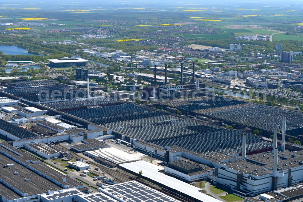 Aerial photograph Wolfsburg - Production halls on the premises of of VW VOLKSWAGEN AG in Wolfsburg in the state Lower Saxony, Germany