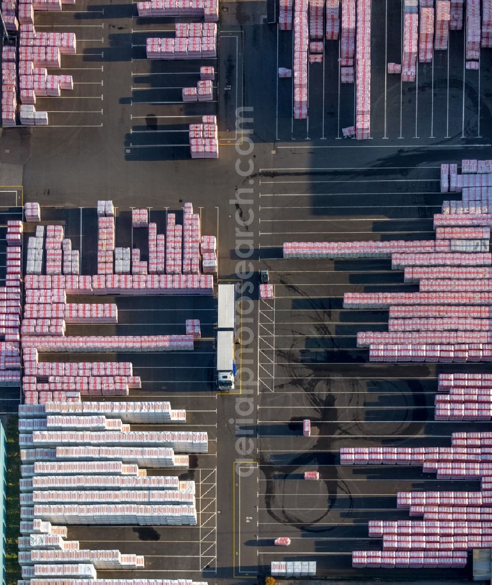 Gladbeck from the bird's eye view: Building and production halls on the premises of DEUTSCHE ROCKWOOL Mineralwoll GmbH & Co. OHG in Gladbeck in the state North Rhine-Westphalia