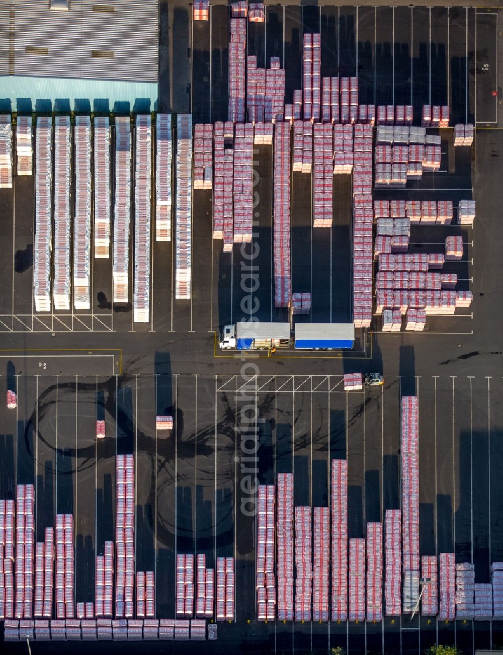 Aerial image Gladbeck - Building and production halls on the premises of DEUTSCHE ROCKWOOL Mineralwoll GmbH & Co. OHG in Gladbeck in the state North Rhine-Westphalia