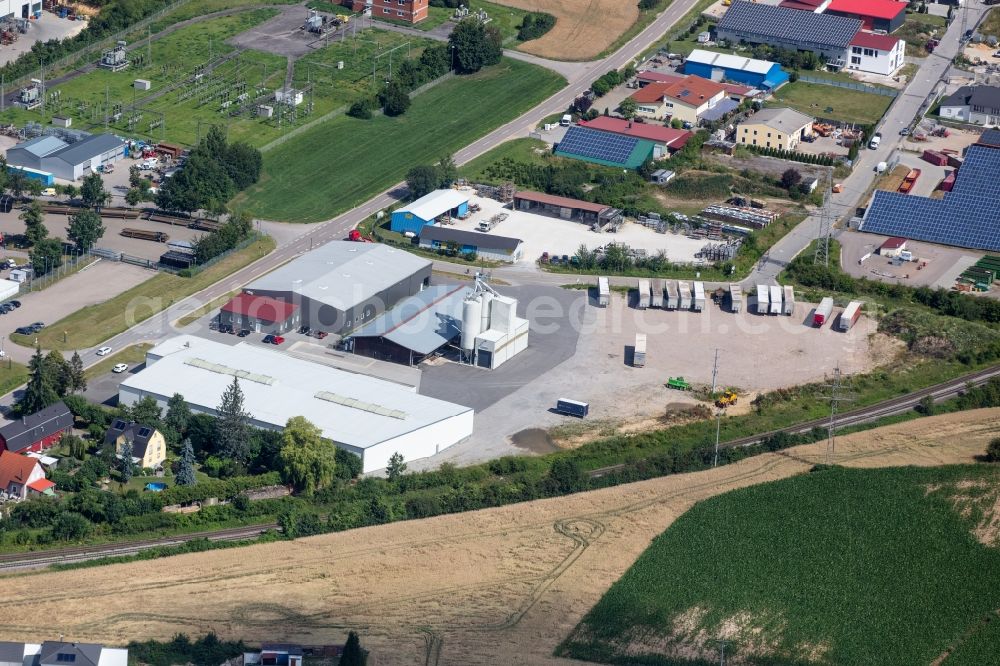 Aerial image Maxhütte-Haidhof - Building and production halls on the premises MK Dienstleistungs GmbH & Co. KG along Obagstrasse in Maxhuette-Haidhof in the state Bavaria, Germany