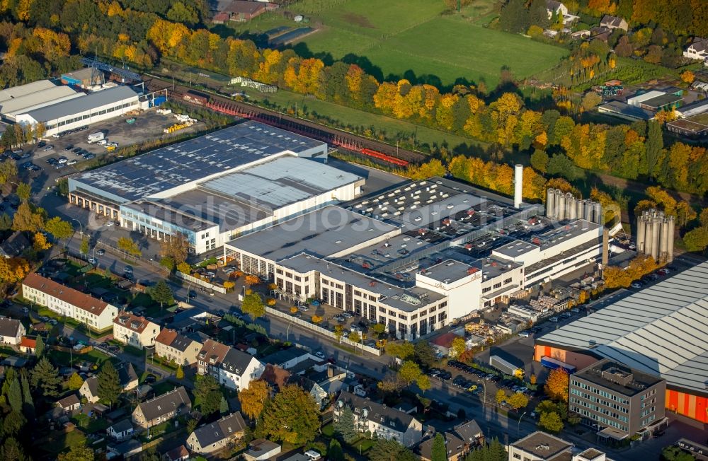 Aerial photograph Gladbeck - Building and production halls on the premises of Doellken-Kunststoffverarbeitung GmbH in Gladbeck in the state North Rhine-Westphalia