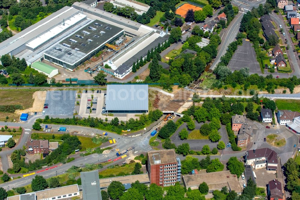 Dorsten from above - Buildings and production facilities on the premises of Dorstener drive engineering GmbH in Dorsten in North Rhine-Westphalia. In the foreground the BE FIT gym Dorsten at Bismarck street