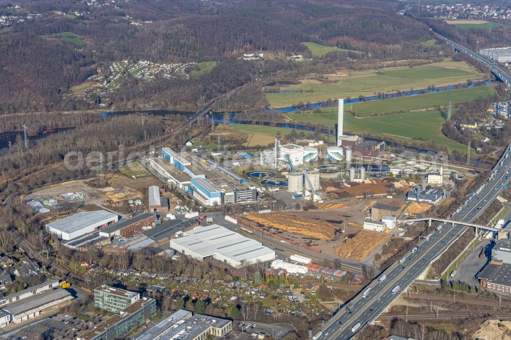 Hagen from the bird's eye view: Buildings and production halls on the factory premises of the offset printing Druckzentrum Funke Druck GmbH and the thermal power station Heizkraftwerk Hagen-Kabel in the district Kabel in Hagen at Ruhrgebiet in the state North Rhine-Westphalia, Germany