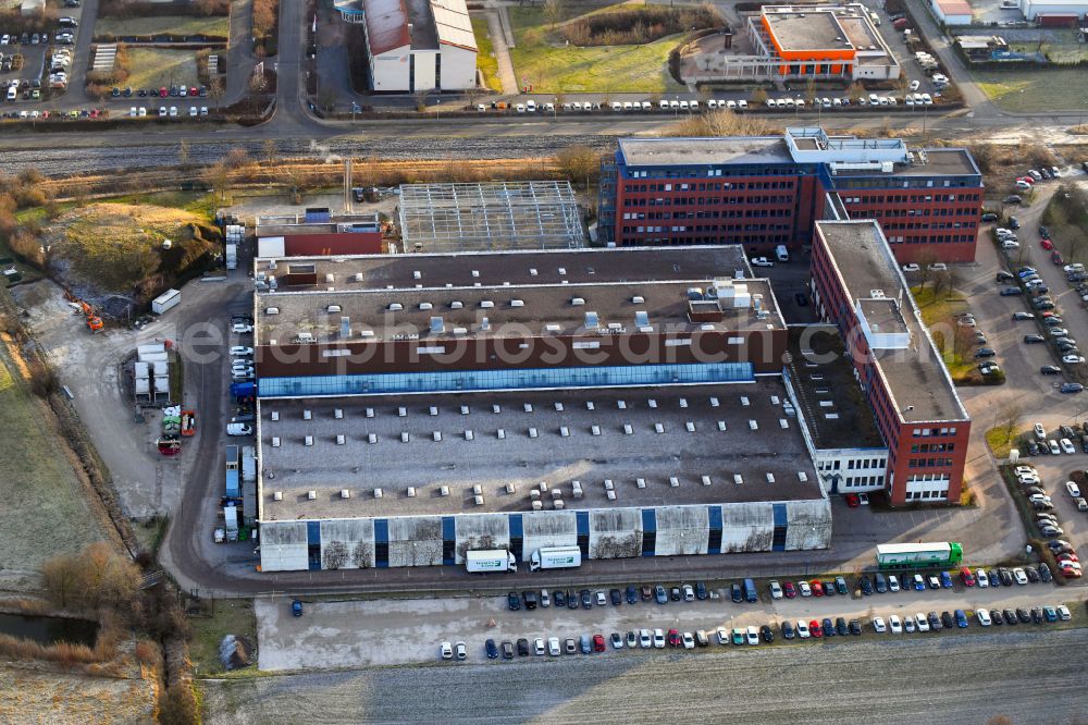 Erfurt from the bird's eye view: Buildings and production halls on the factory premises of the offset printing Presse- and Medienhauses of Zeitungen Thueringer Allgemeine, Thueringische Landeszeitung and Allgemeiner Anzeiger on street Gottstedter Landstrasse in Erfurt in the state Thuringia, Germany