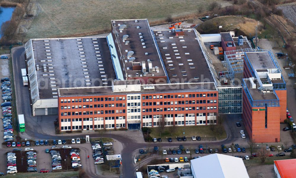 Aerial image Erfurt - Buildings and production halls on the factory premises of the offset printing Presse- and Medienhauses of Zeitungen Thueringer Allgemeine, Thueringische Landeszeitung and Allgemeiner Anzeiger on street Gottstedter Landstrasse in Erfurt in the state Thuringia, Germany