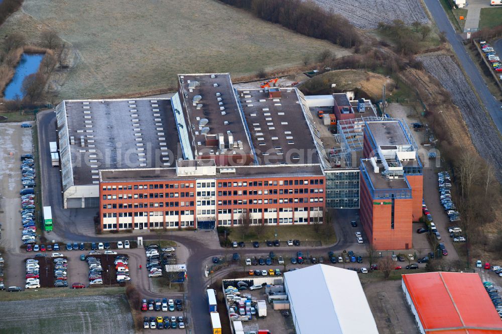 Erfurt from above - Buildings and production halls on the factory premises of the offset printing Presse- and Medienhauses of Zeitungen Thueringer Allgemeine, Thueringische Landeszeitung and Allgemeiner Anzeiger on street Gottstedter Landstrasse in Erfurt in the state Thuringia, Germany